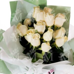 Bouquet 15 rosas brancas embalagem especial