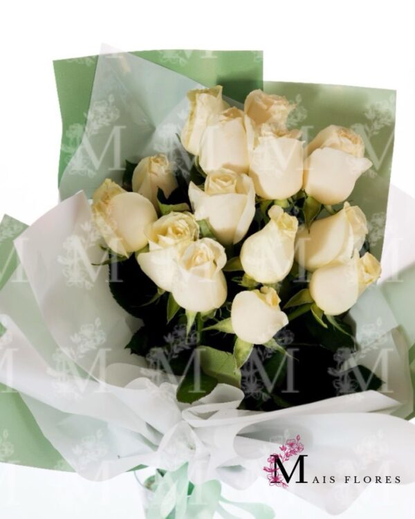 Bouquet 15 rosas brancas embalagem especial