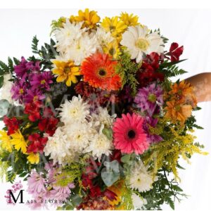 Maxi Buque em flores campestres, coloridas e sortidas. Tamanho grande