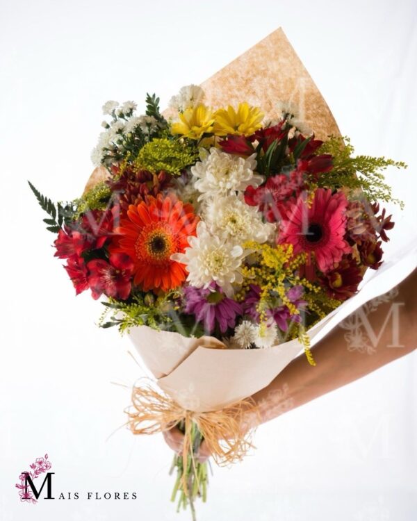 Boho Campestre- Mix de flores campestres, coloridas e sortidas em embalagem Kraft