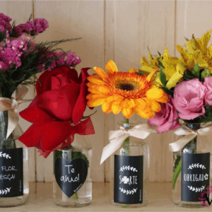 Garrafinha flor, flores sortidas + mensagem