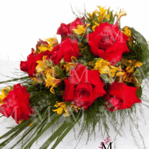 Rosas colombianas em ramalhete com astromelias