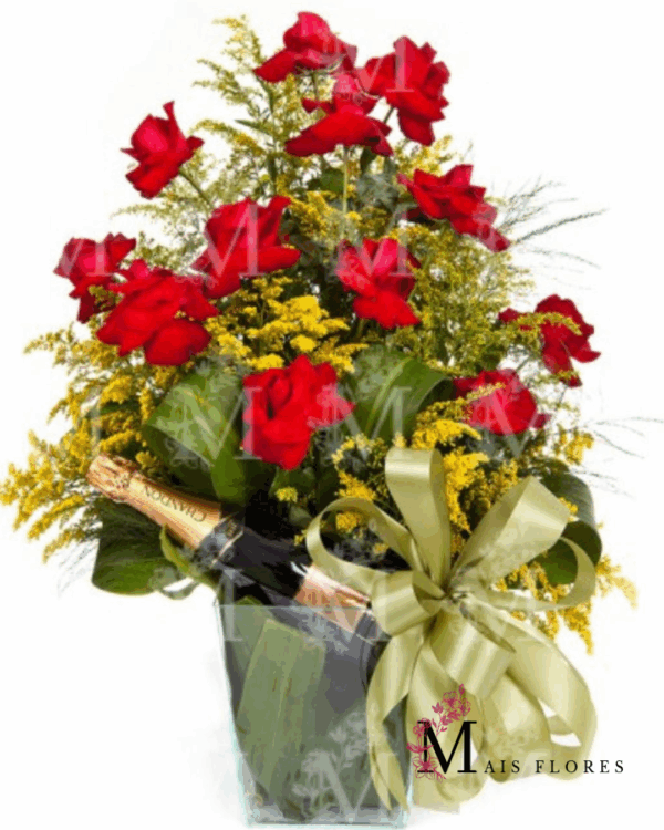 Rosas Colombianas e complementos de flores e folhagens com espumante em peça de vidro