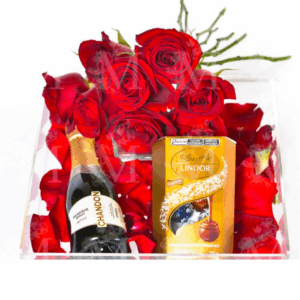 Honeymoon acrílico com pétalas de rosas