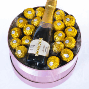 Pra você deliciar! Linda caixa com 29  bombons Ferrero Rocher espumante Chandon