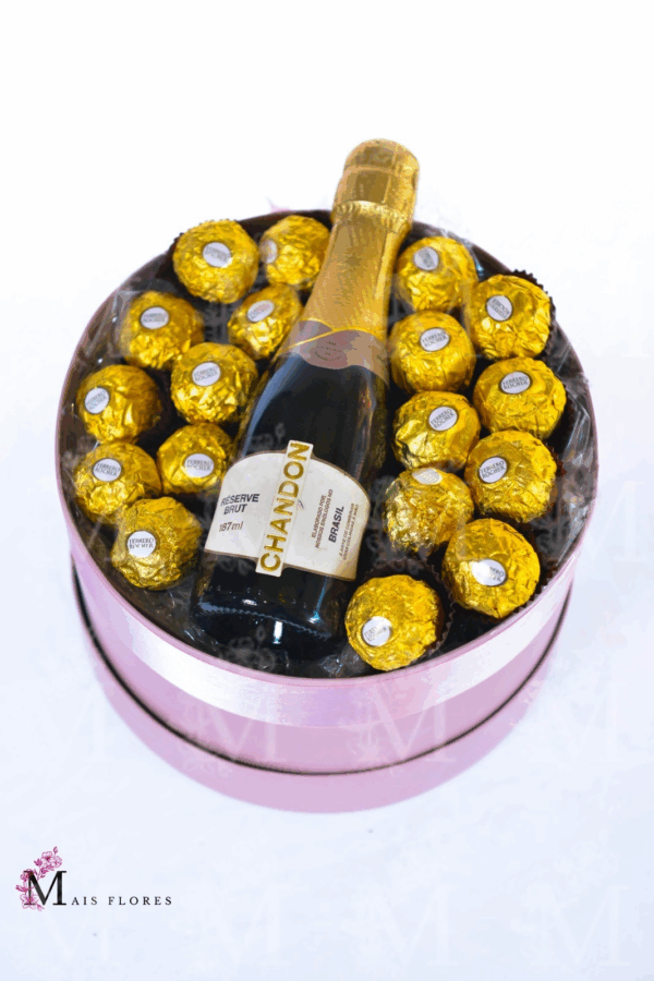 Pra você deliciar! Linda caixa com 29  bombons Ferrero Rocher espumante Chandon